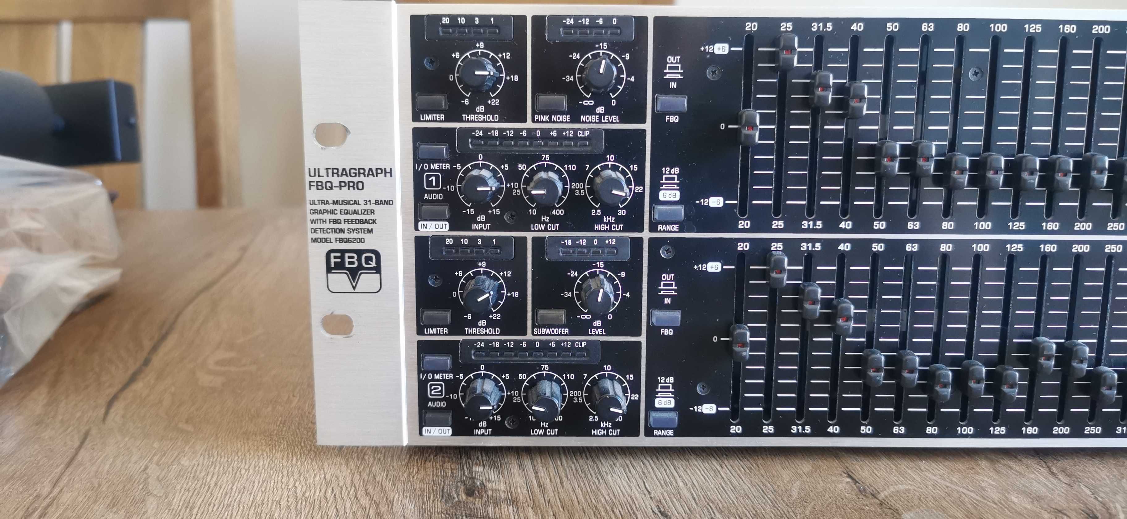 Behringer FBQ6200 Ultragraph Pro equalizer