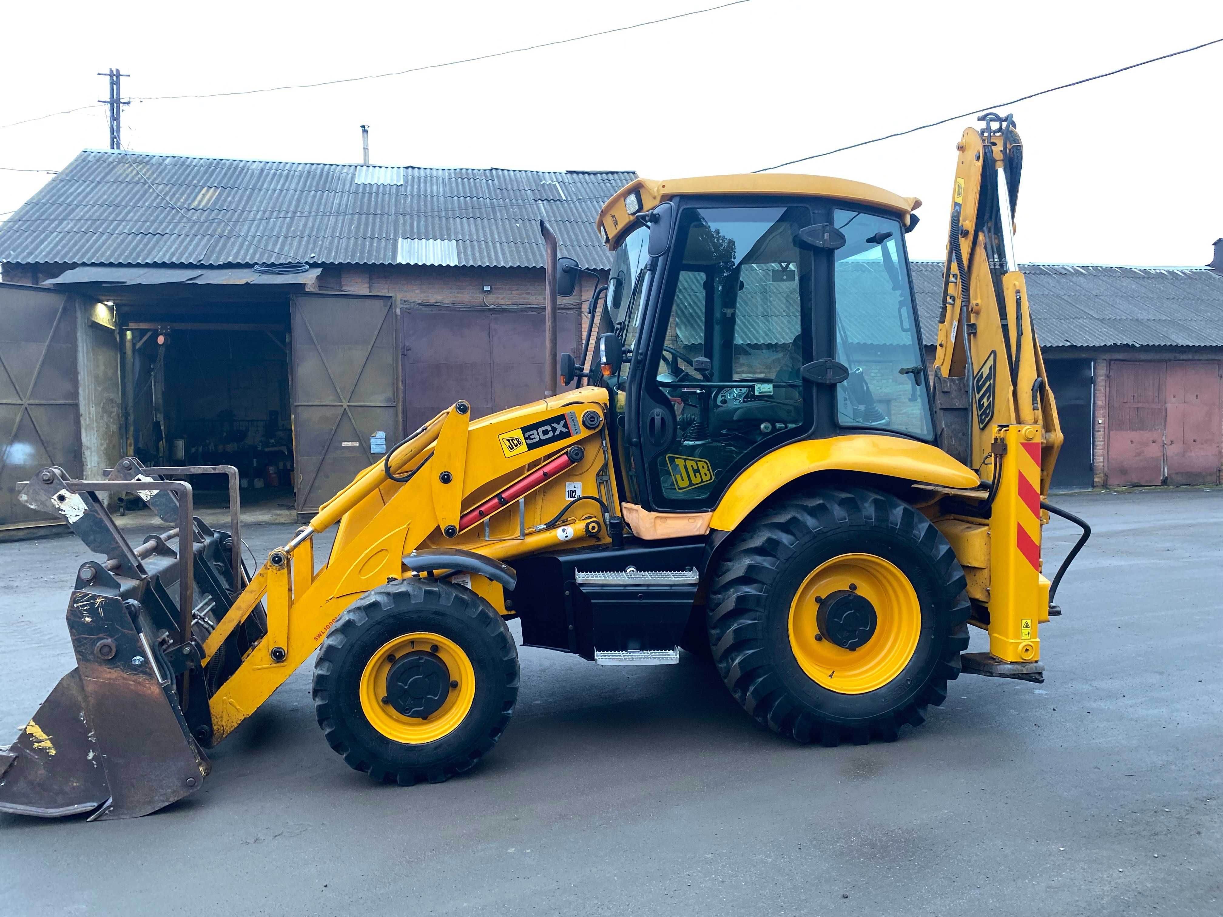 Продам екскаватор/погрузчик JCB 3CX 2004