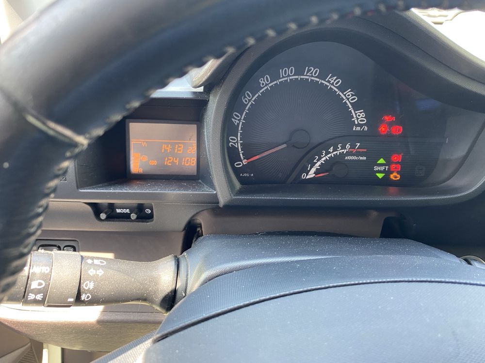 Toyota iQ 1.0 VVT-i 2P - 4 Lugares