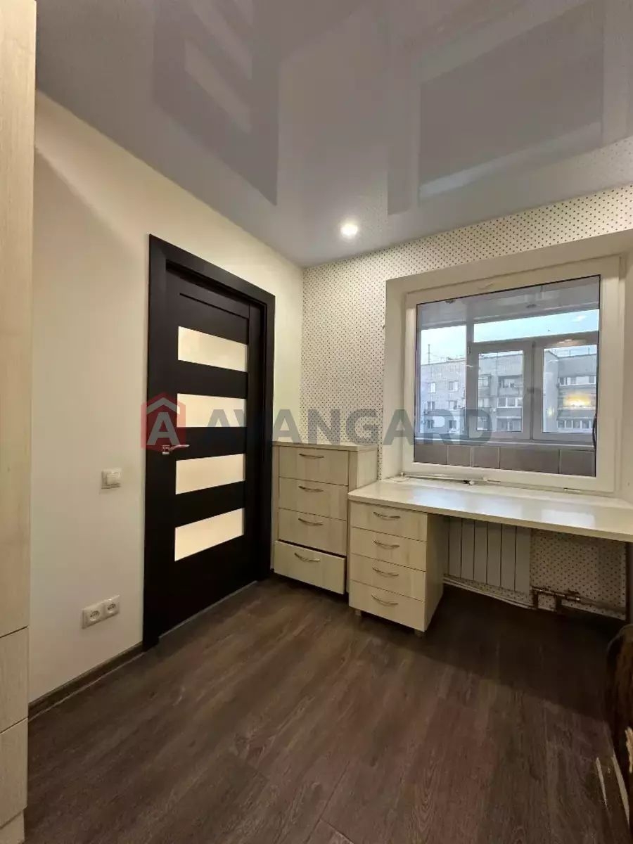 Продам 2 ком кв Тополь 2