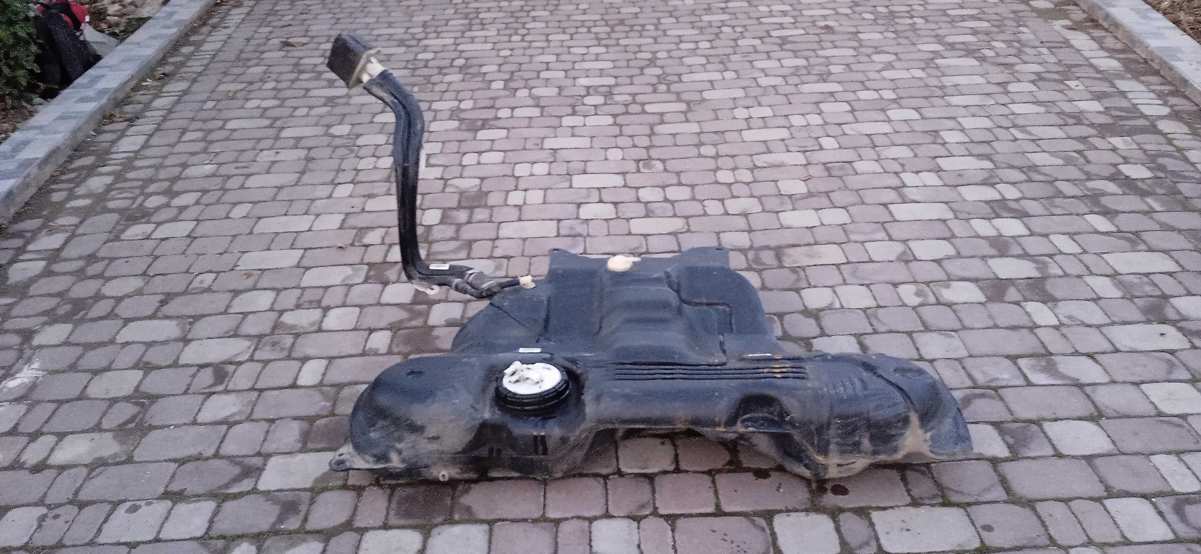 Баки Renault Laguna Scenic Mitsubishi Carisma Space Star1,9д Juk
