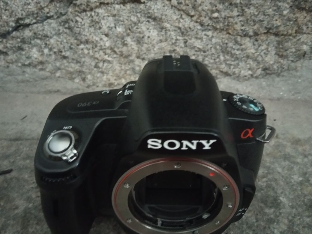 Sony Alpha 390  (a-mount)