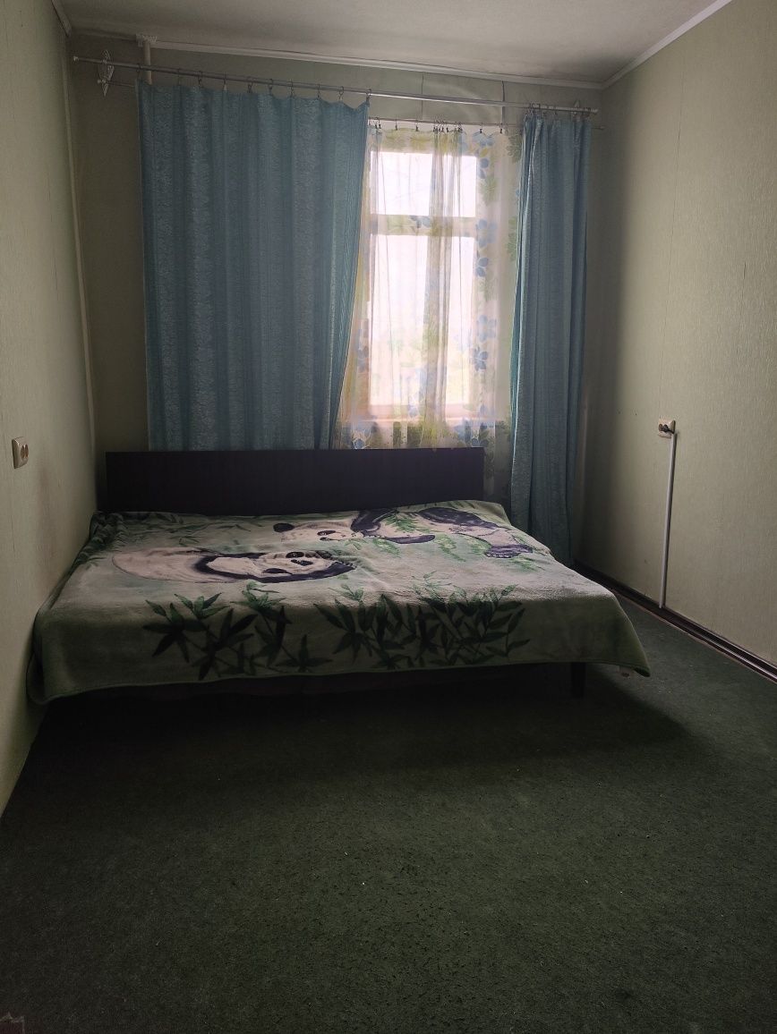 Продам 4 кв. ул. Валентиновская (Блюхера), д.64 этаж 7/9 под ремонт.