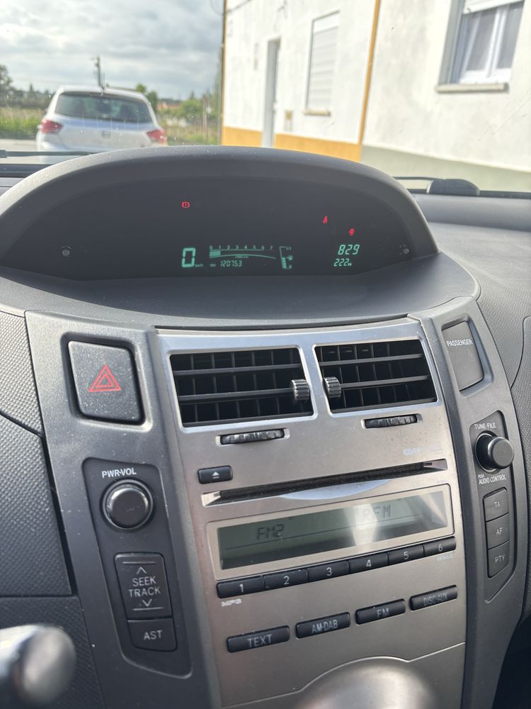 Vende-se Toyota Yaris 1.0