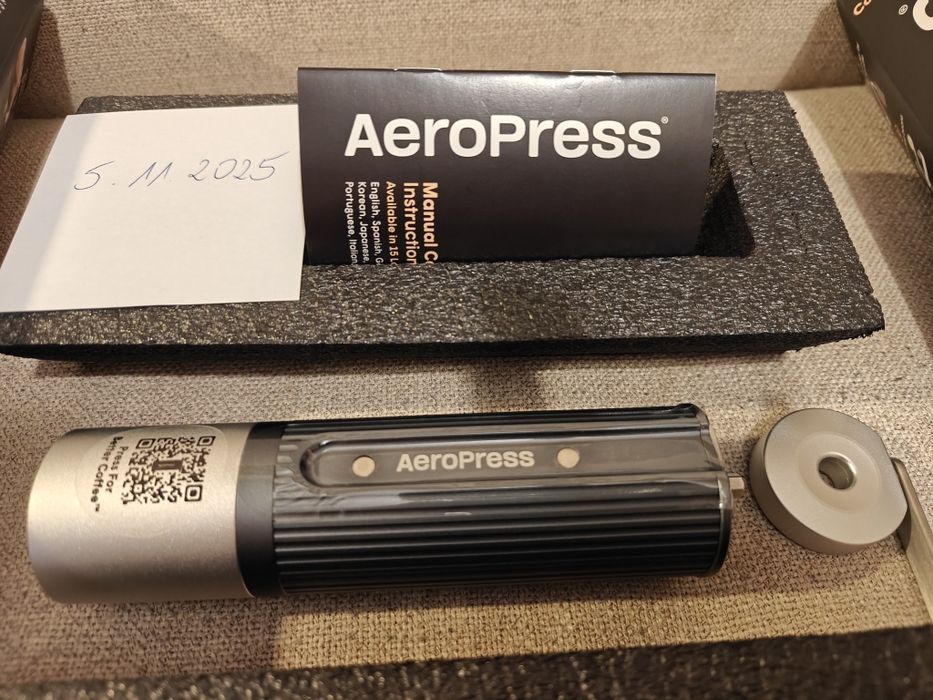 Młynek ręczny do Kawy AeroPress z aluminium i stali nierdzewnej