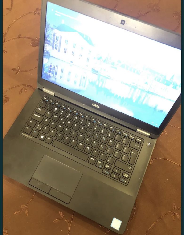 Laptop komputer Dell Latitude E5470