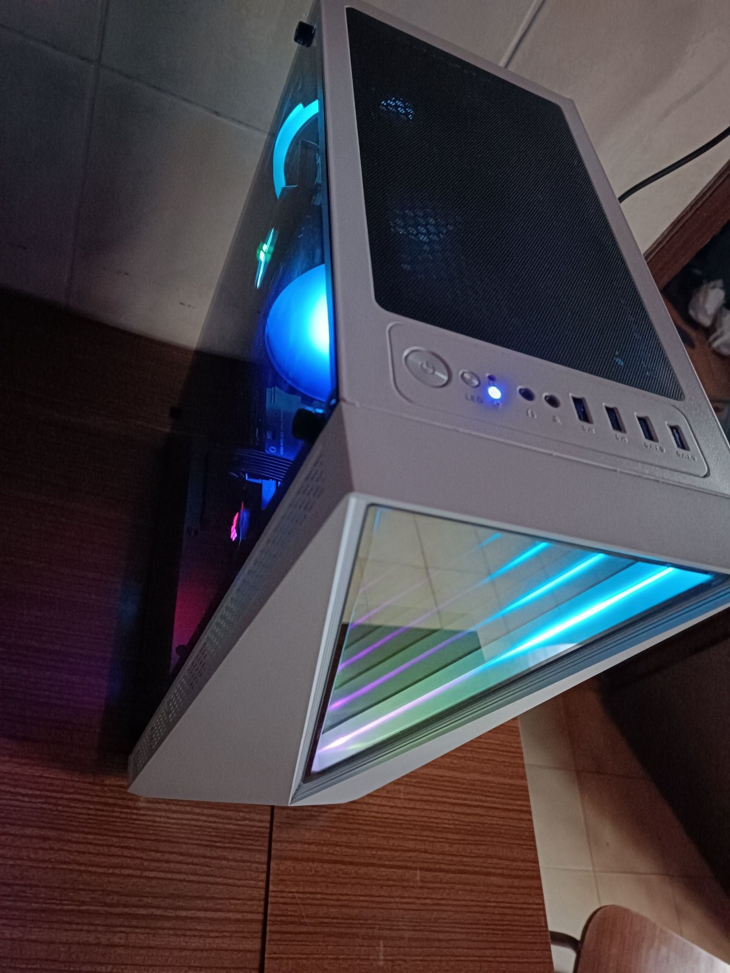 Torre Gamer Ryzen 3 + 3060Ti.