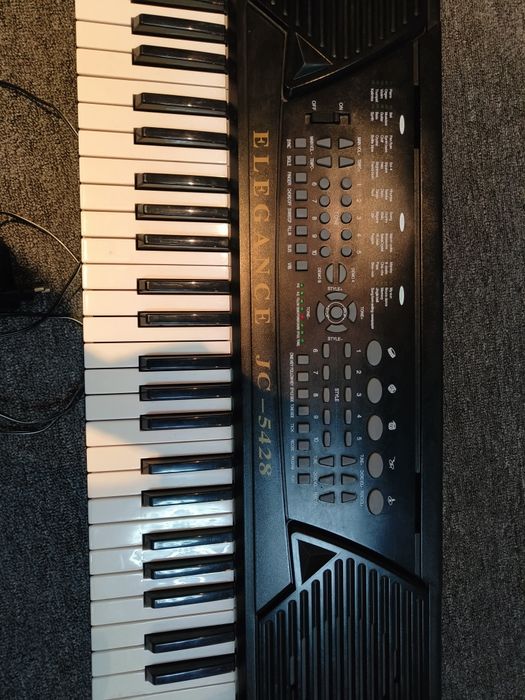 Продам! Сінтезатор