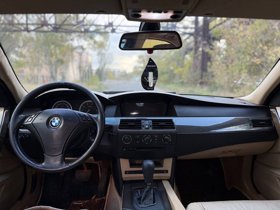 BMW   E60. 2004г