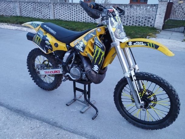 Suzuki rm 250 mocny cross