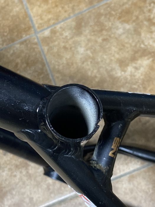 Rama Ns Movemnt 3 (wygięta głowka sterowa)+(pęknięty)