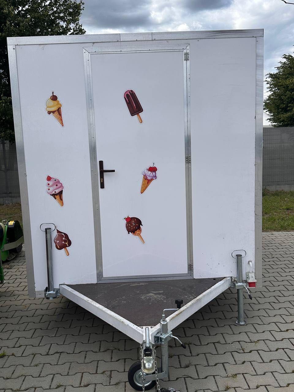 Kiosk do sprzedazy lodow