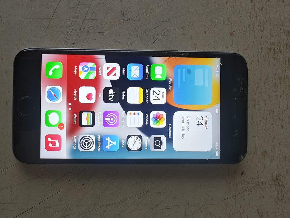 Sprzedam legendarny już smartfon Apple iPhone 6s.Stan dobry.Czytaj opi