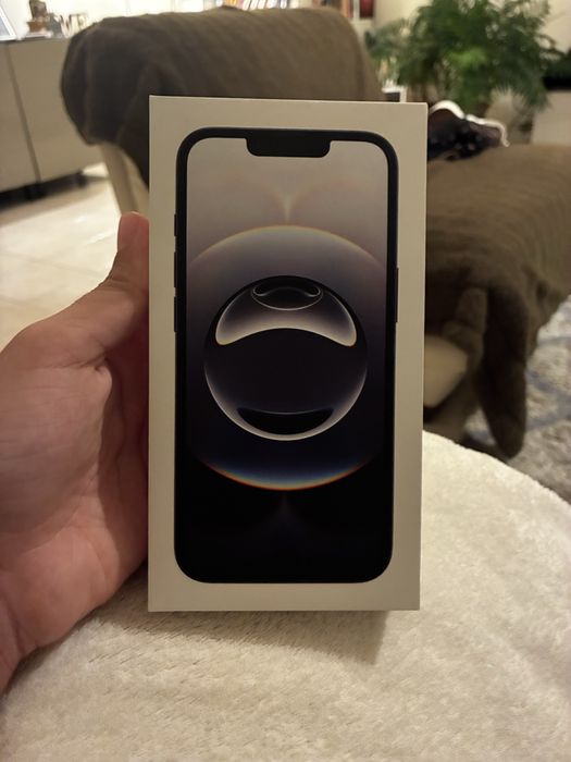 Vendo Iphone 16e com garantia apple saúde de bateria 100% 29 ciclos.