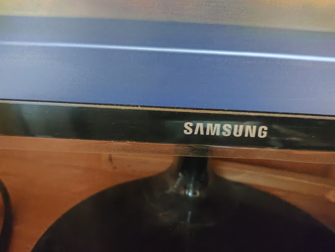 Монітор 21.5" Samsung S22F350F (LS22F350FHIXCI