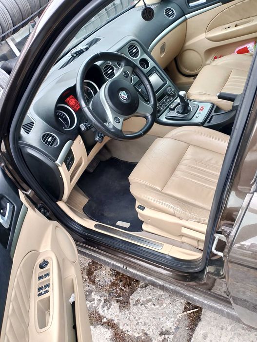 Продам своё авто alfa romeo159