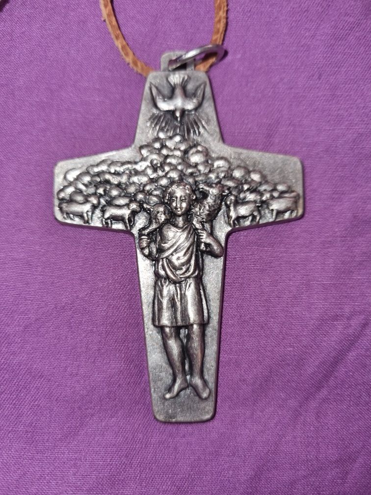 Metalowy krzyż Dobrego Pasterza Italy