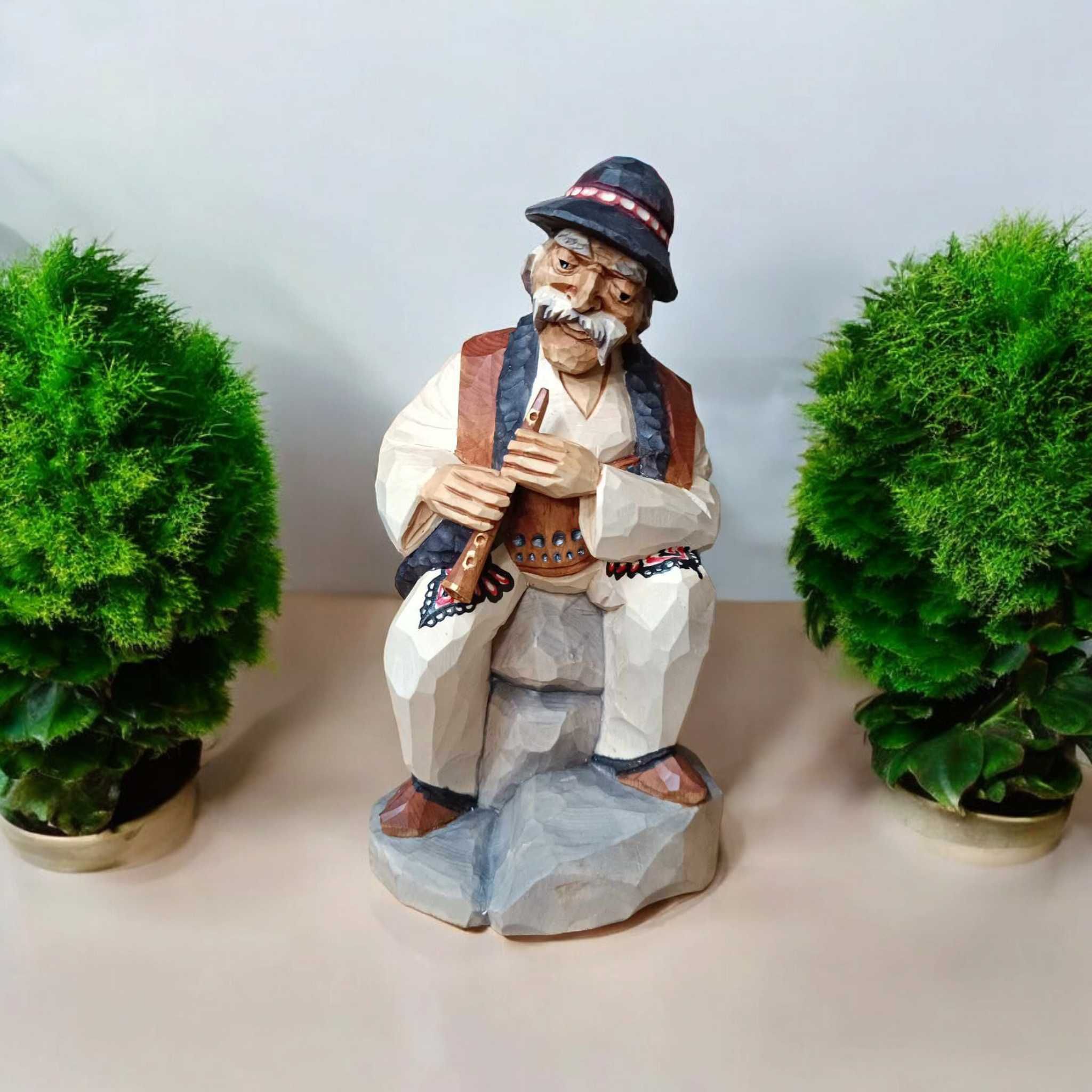 Tradycyjna Rzeźba Górala 26 cm Rzeźba Góralska