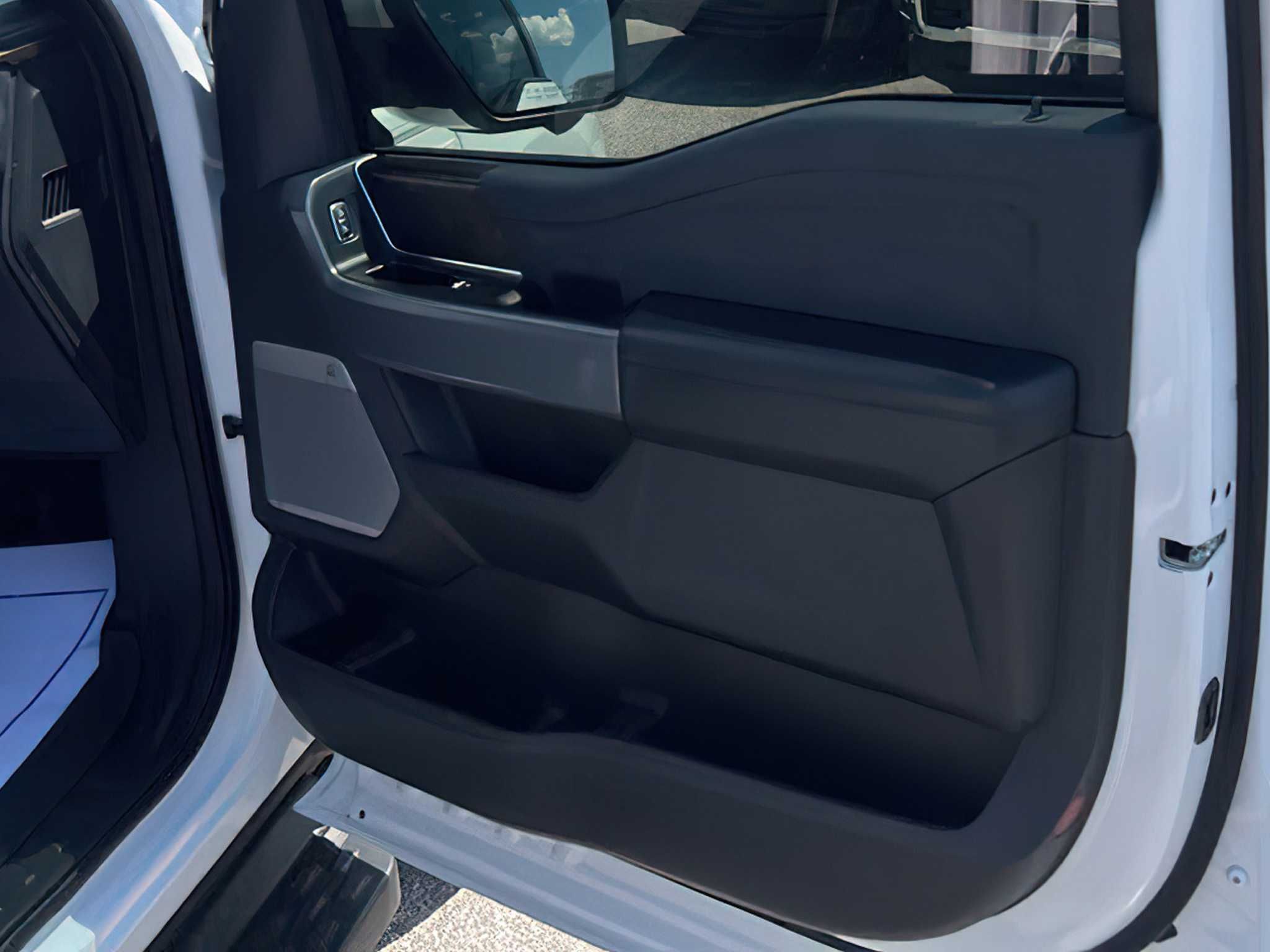 Ford F-150 Lightning Lariat 2023