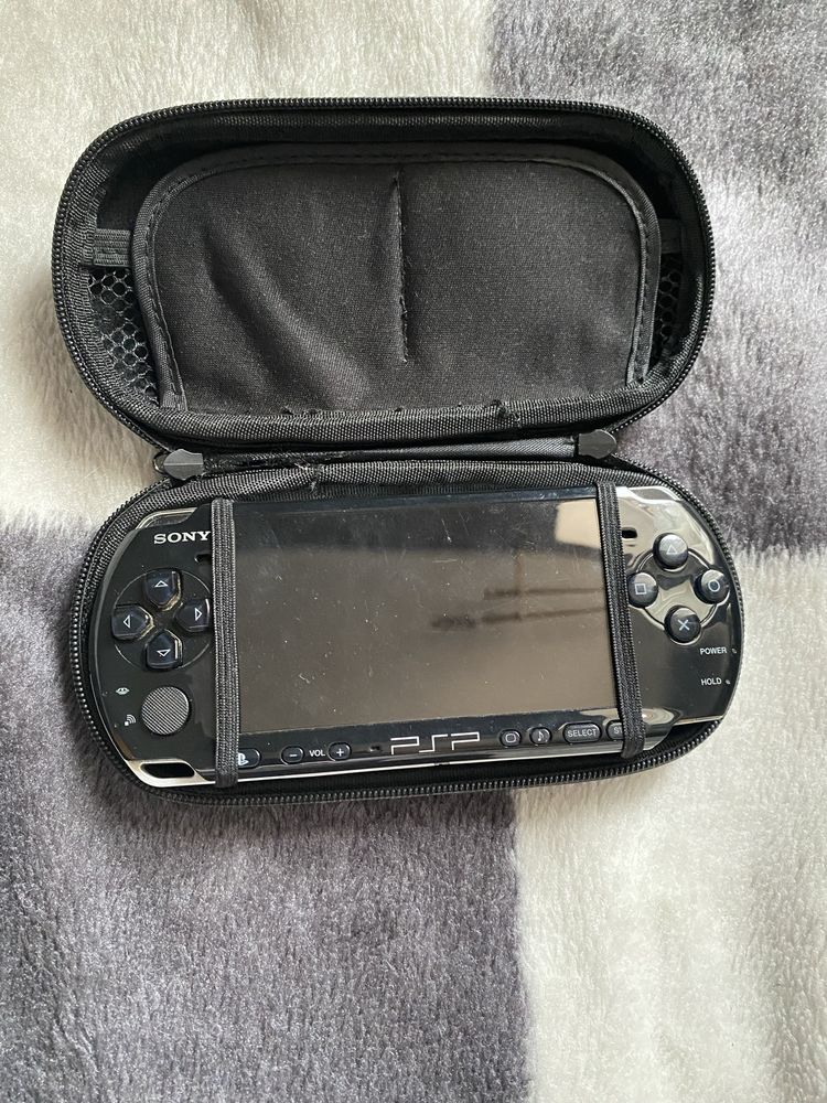 Platstation Portable (PSP) + gry