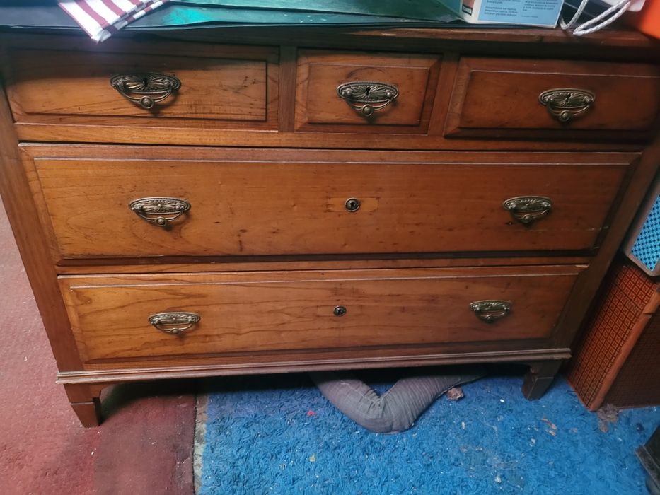 Cómoda em madeira