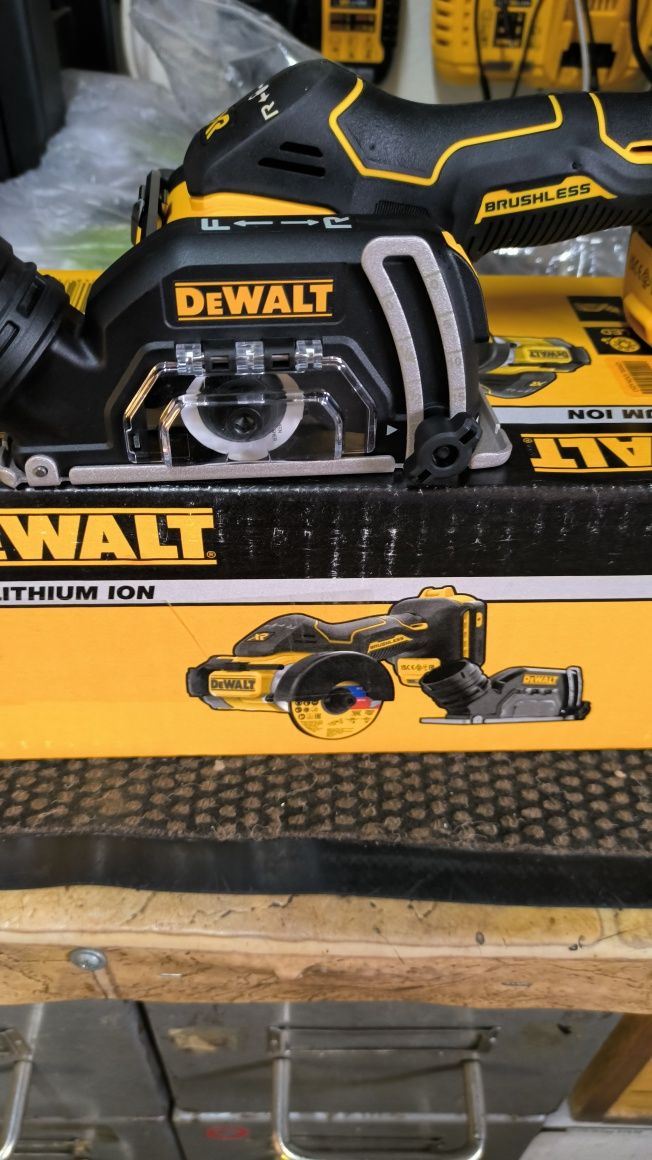 Piła tarczowa DeWalt DCS 438N