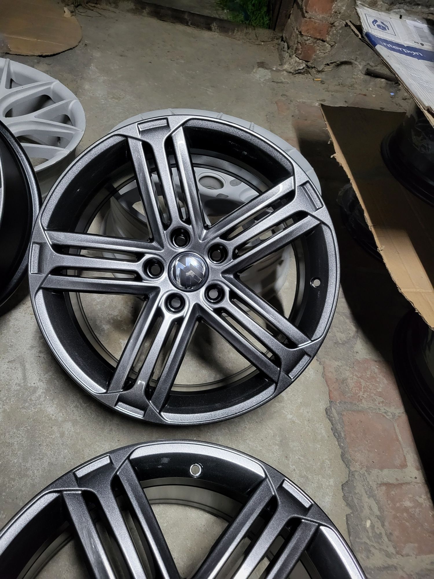 Felgi  18 5x112 VW R.line   golf 5.6 7 turan Jetta caddy