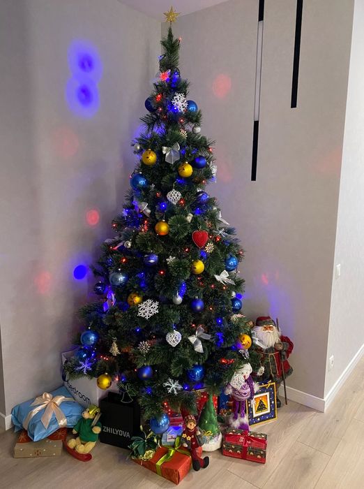 Ялинка штучна 2.10 метрів Київ