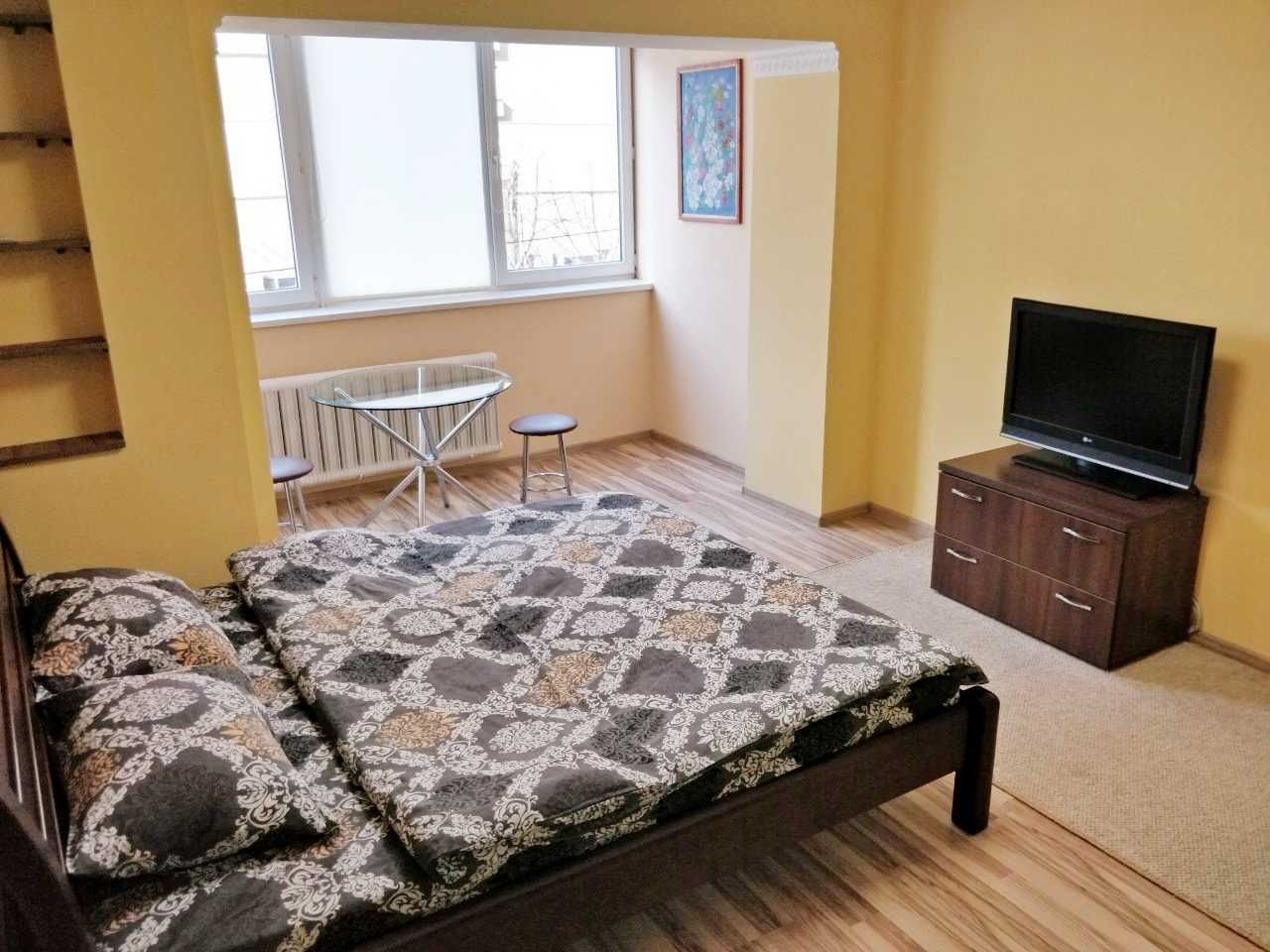 1-кімнатна квартира посуточно, метро Палац Україна