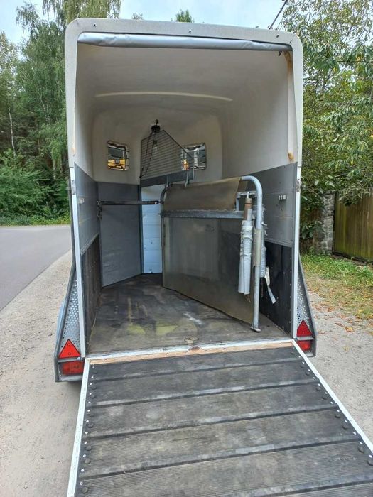 Продам причеп коневоз для перевезення коней батман