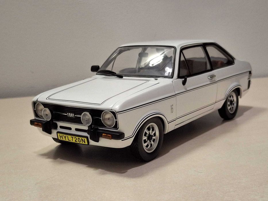 Ford Escort MK II Sunstar 1/18