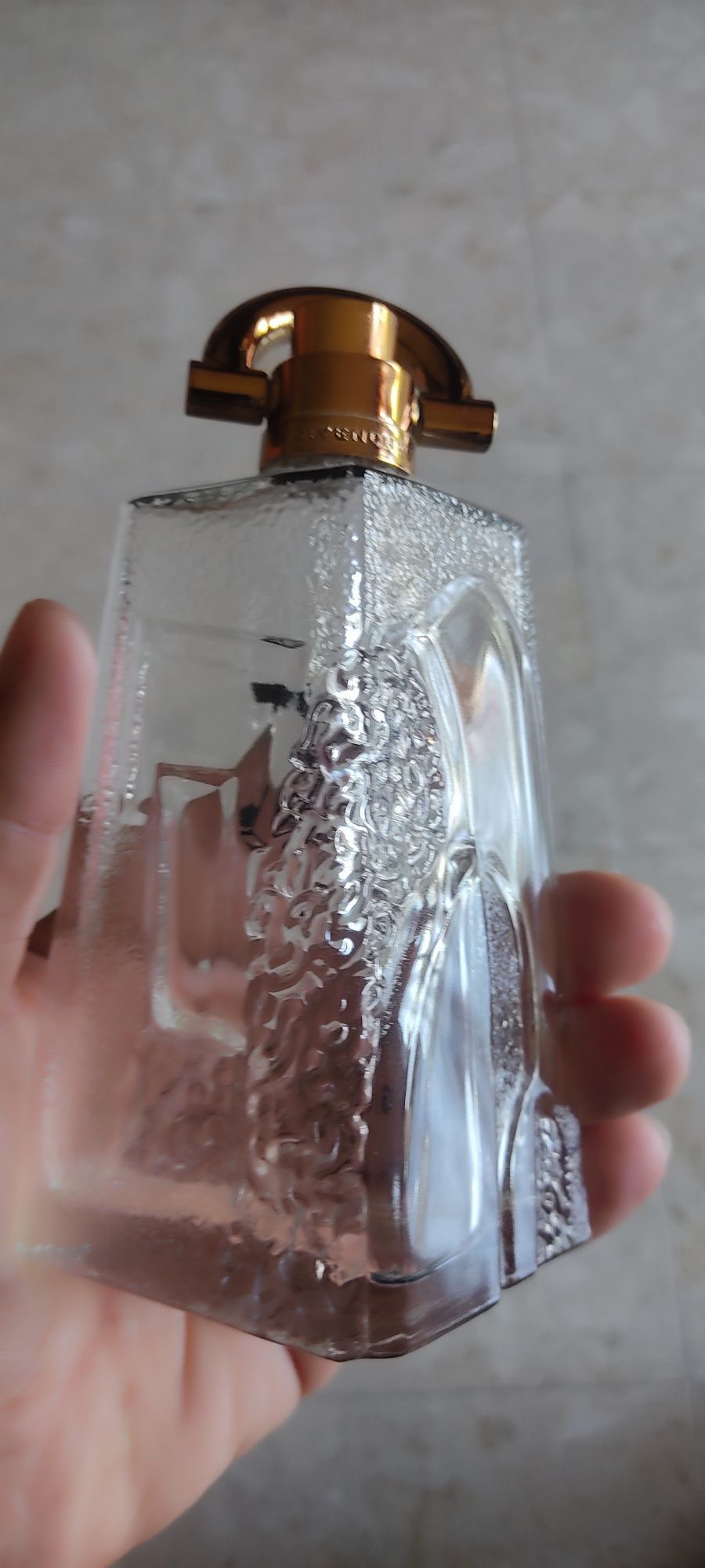 Frasco de perfume π Givenchy