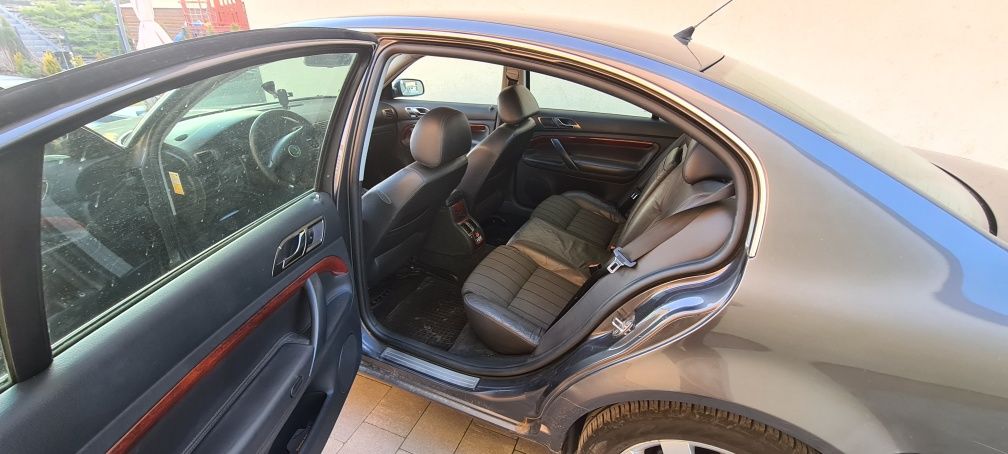 Skoda Superb 1.8 Turbo Elegance 2004 | Po serwisie | Xenon | Hak | Kli