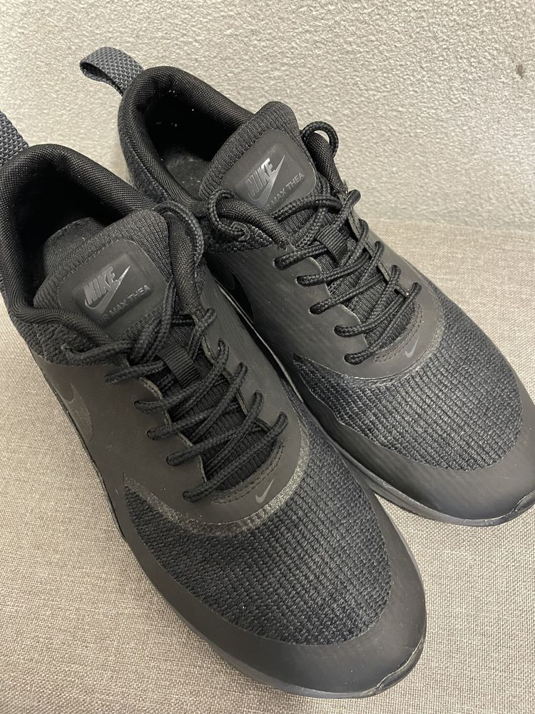 Кросівки Nike в чорному кольорі