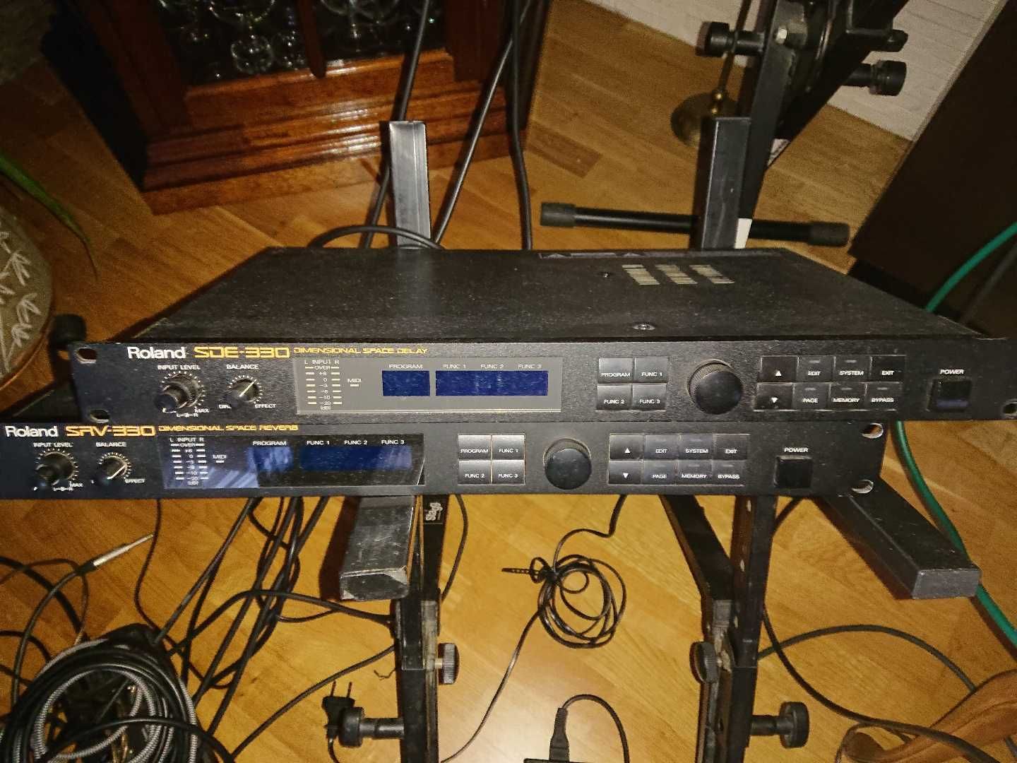 Roland SDE 330  Space Delay