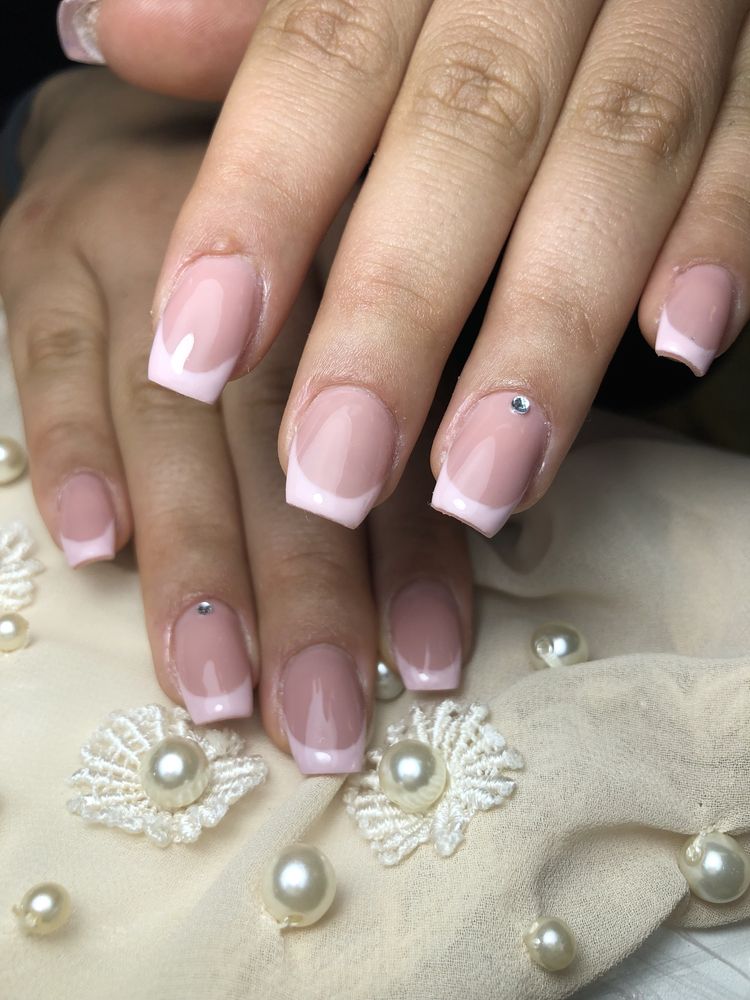 Unha de gel, verniz gel, manicure, pedicure . E Depilação