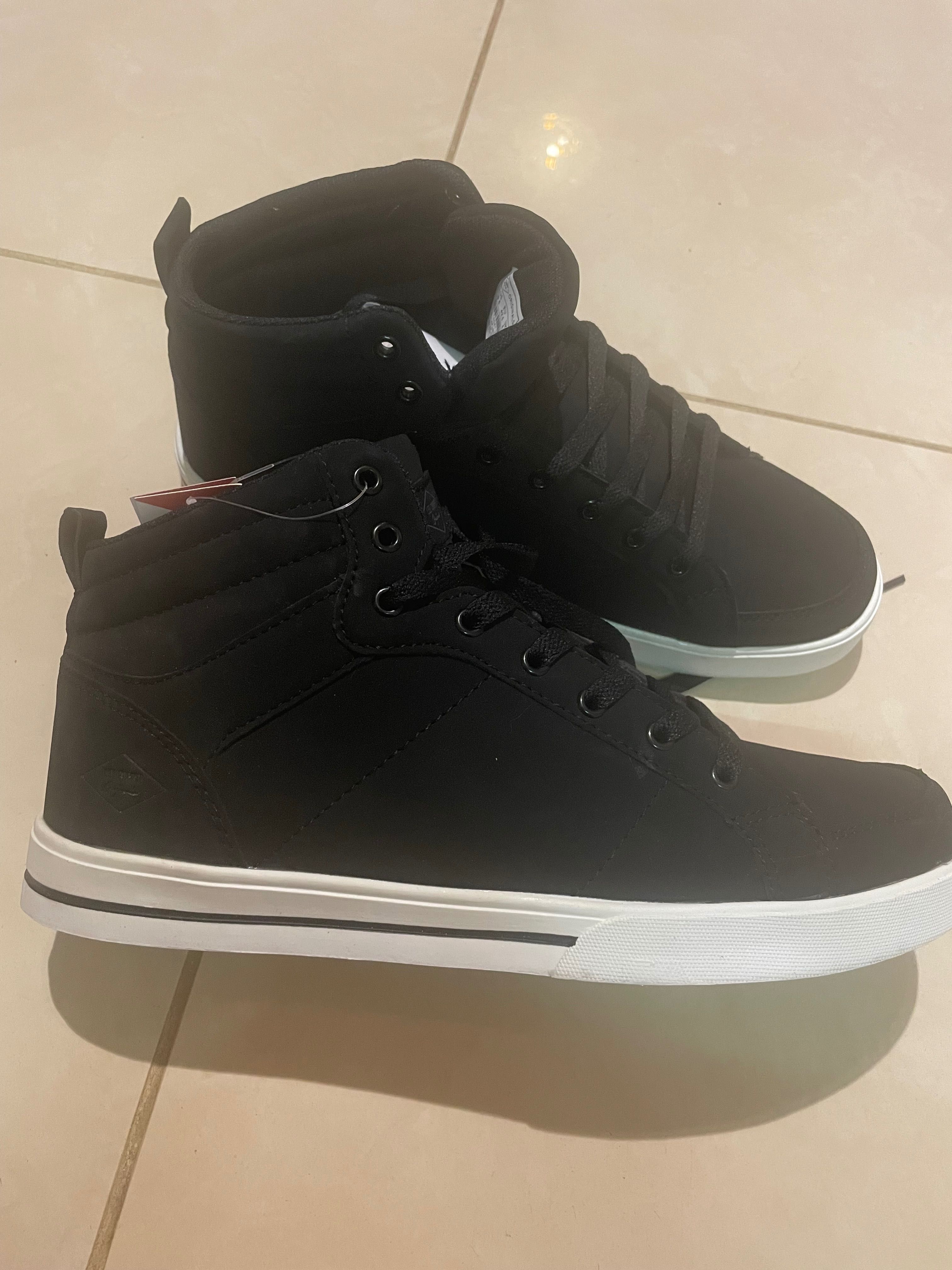 Продам кеды мужские Lee cooper