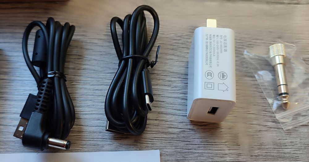 Shanling EH1  – настольный ЦАП и усилитель для наушников