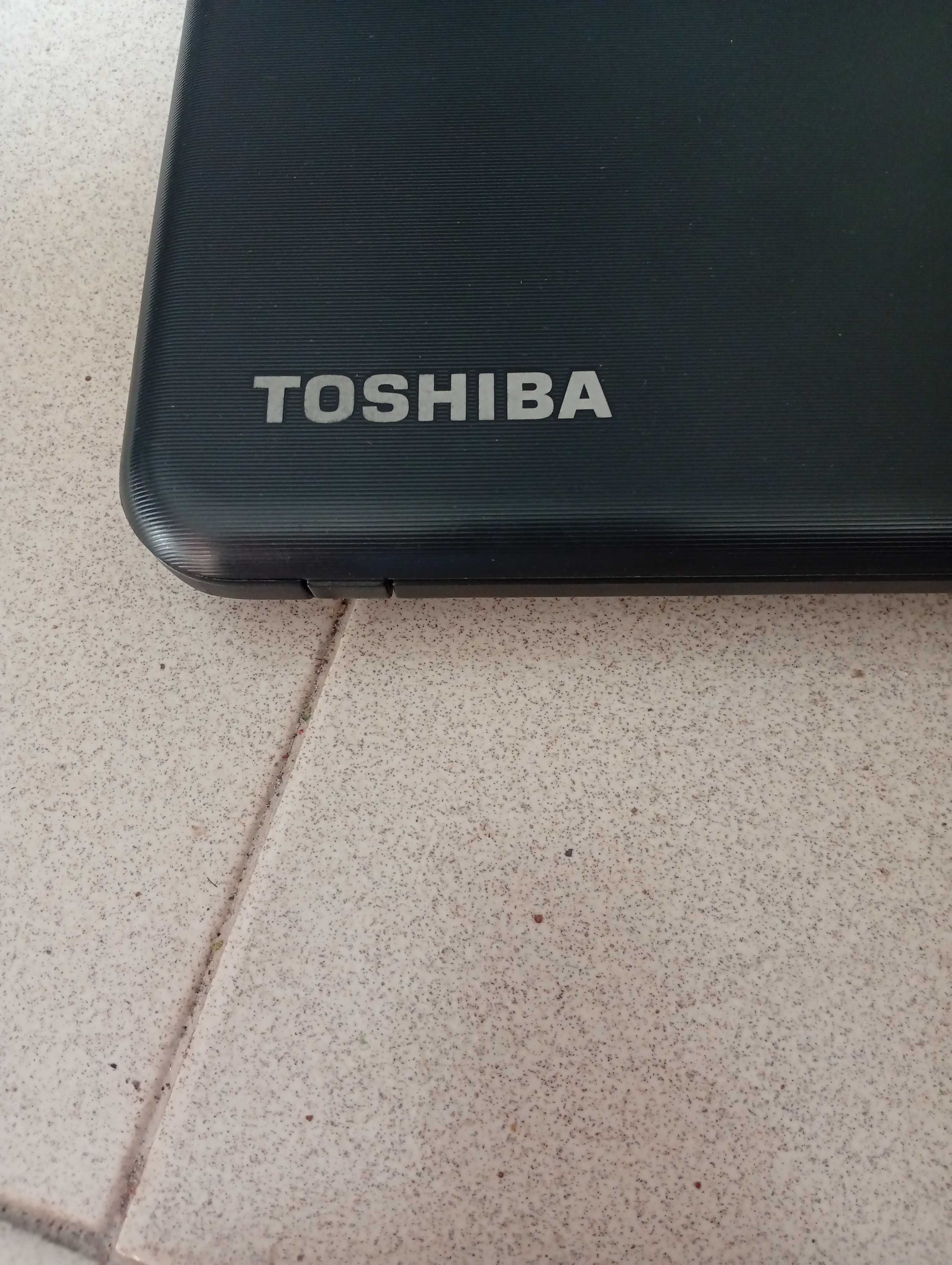 Portátil Toshiba antigo mas funciona bem