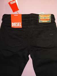Spodnie męskie marki Diesel.
