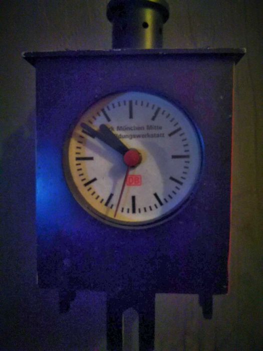 Lampa sygnalizacyjna kolejowa czerwona DB z zegarkiem. Nie PKP 23x13cm