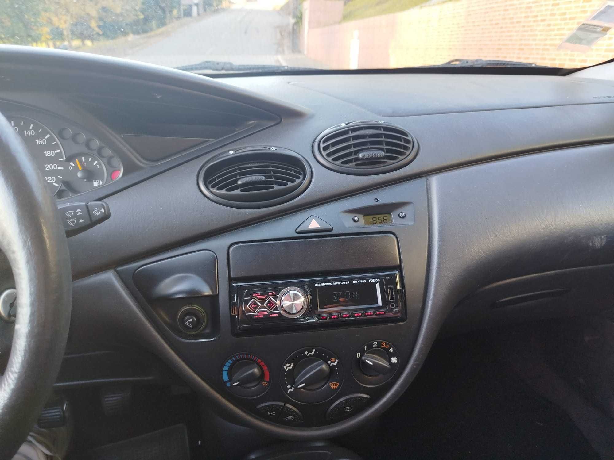 Ford Focus 1.4 2001