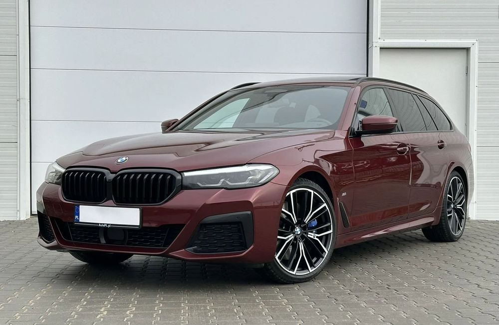 BMW Seria 5 3.0d 4x4 M SPORT el.hak panorama webasto lakier Individual FV23%