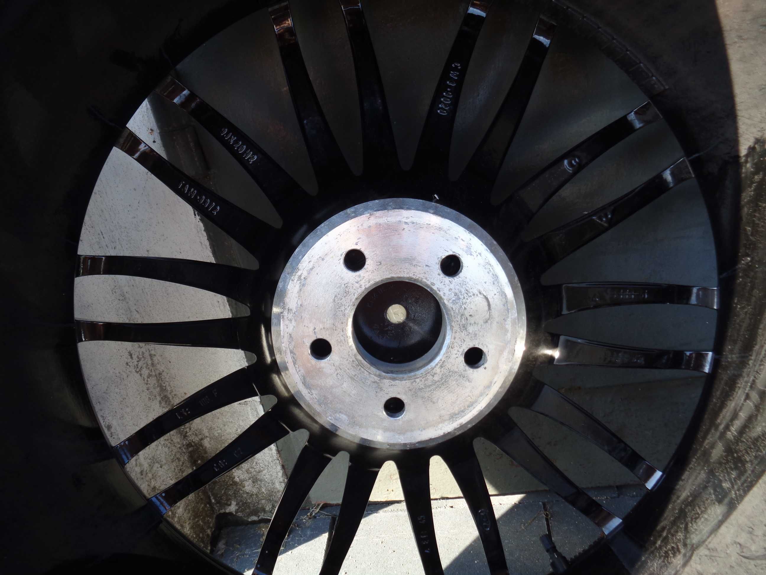 Czarne alufelgi BORBET CW3 20 cali 5x108 Ford Volvo Jaguar, opony zima