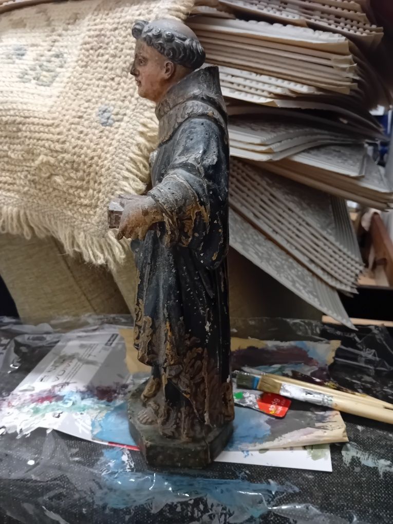 Antiga estatueta de santo António