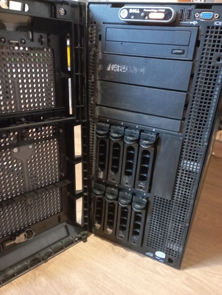 Сервер под 8 дисков 2*4ядра 48gb ОЗУ dell 2900 1860ватт