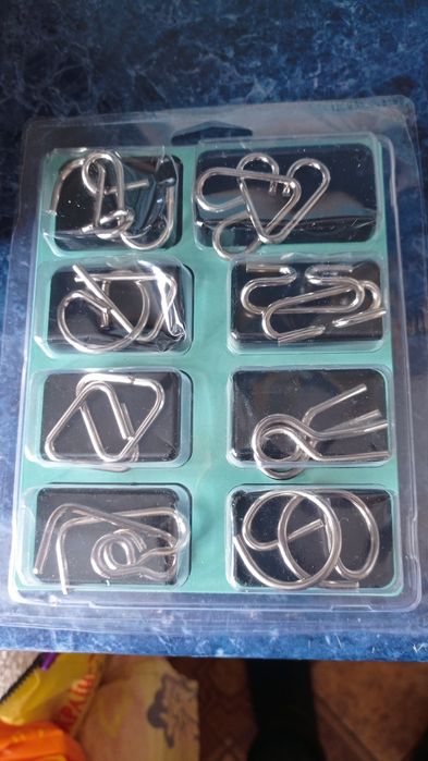 Логічна іграшка головоломка