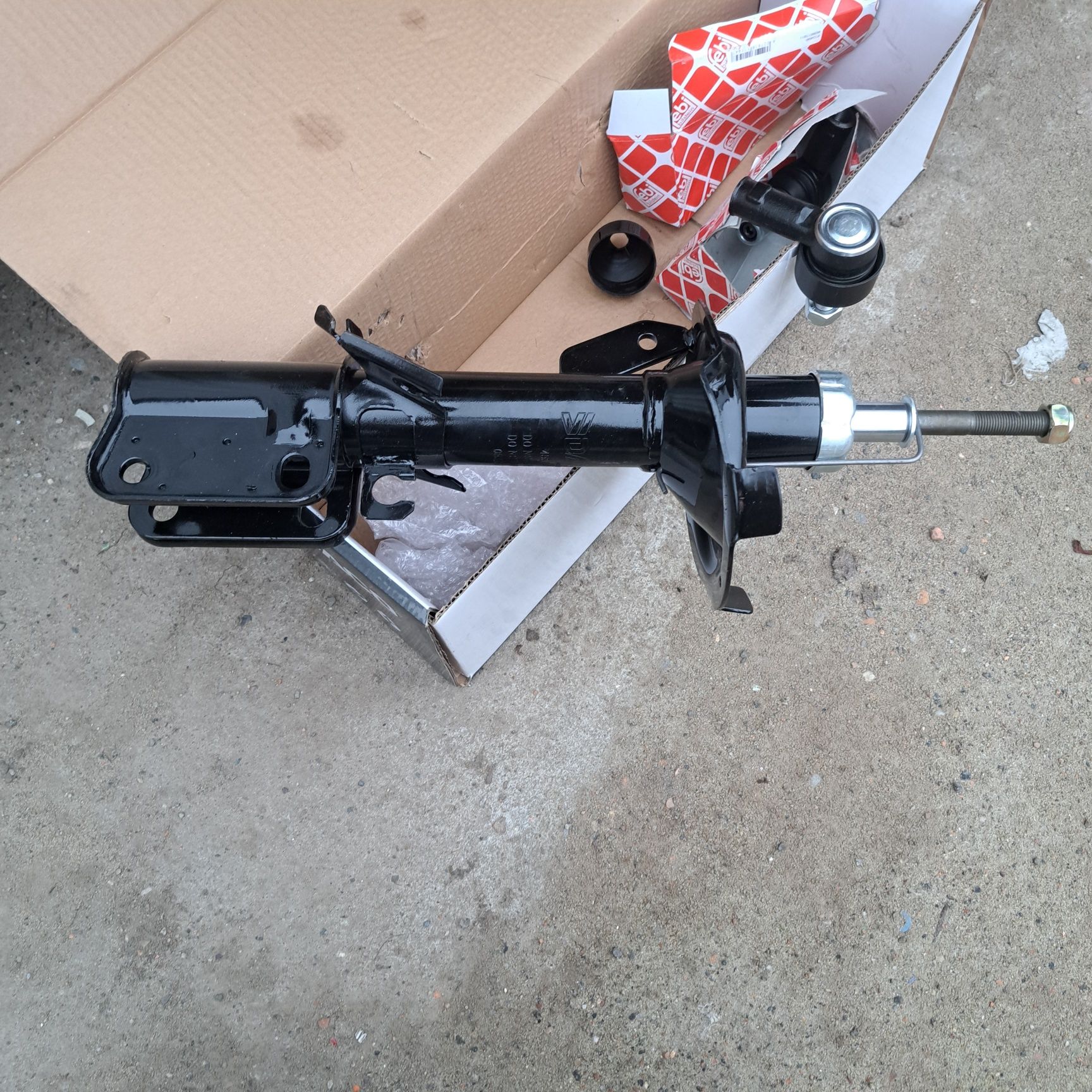 Daco amortyzator Mercedes  pzód
