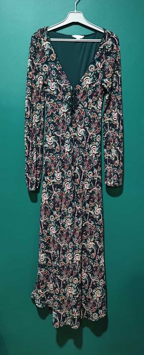 Ładna długa sukienka z długim rękawem