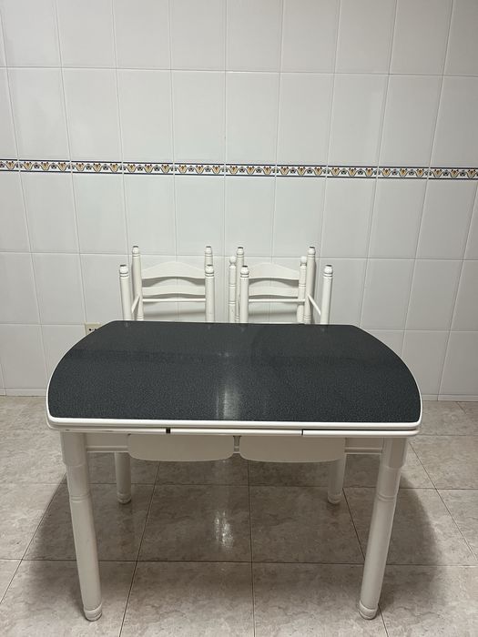 Mesa de cozinha extensivel com 4 cadeiras